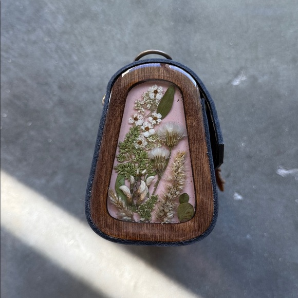 Small Leather Bag - Picture 5 of 9